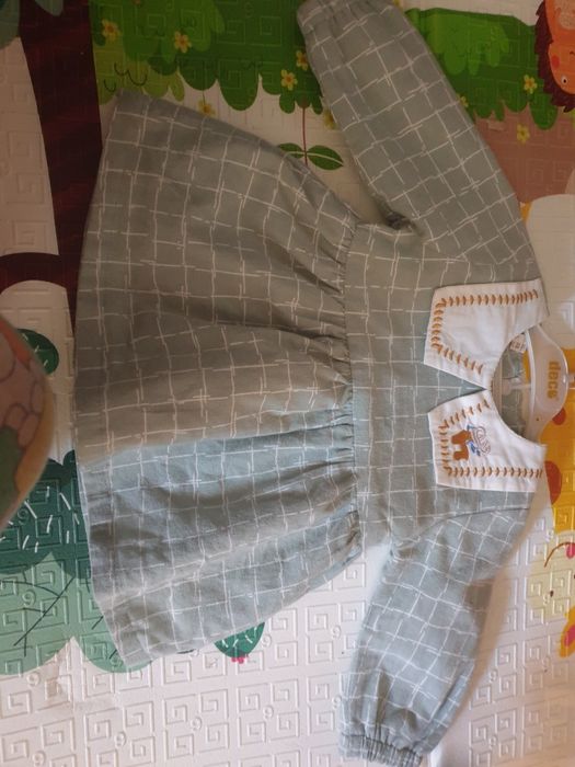 Платье новое    на  полтора  года  или 2