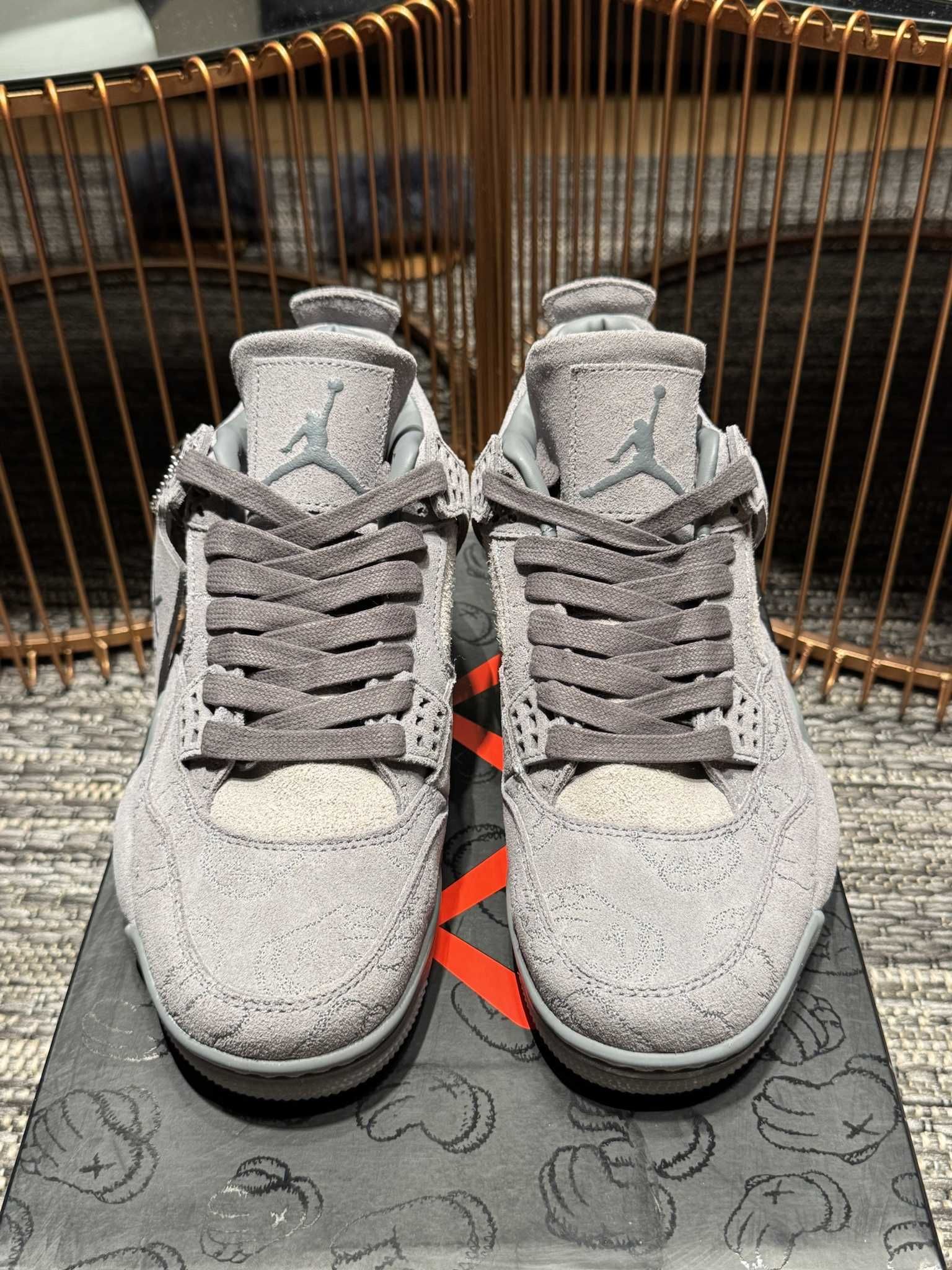 Jordan 4 Retro "KAWS" 42EUR Мъжки Кецове + Кутия