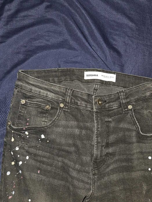 Blugi rupti si patati Bershka, marime eur:40
