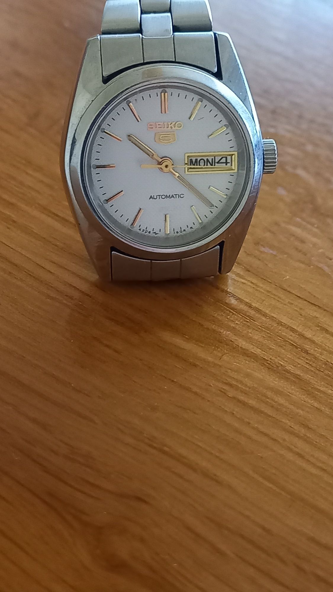 Дамски часовник SEIKO 5