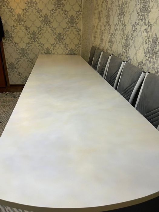 Үстел отырғышымен сатылады. Жағдайы өте жақсы