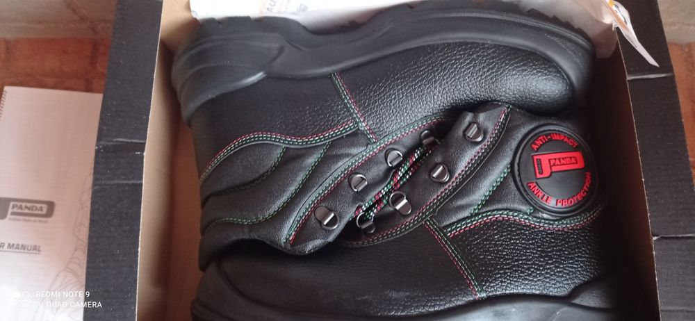 Продавам нови зумни работни обувки