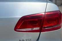STOP DREAPTA PE CAPOTA PORTBAGAJ VW PASSAT B7 – AN 2011