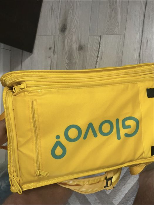 Geanta glovo folosita o saptamana ! Nou nouta