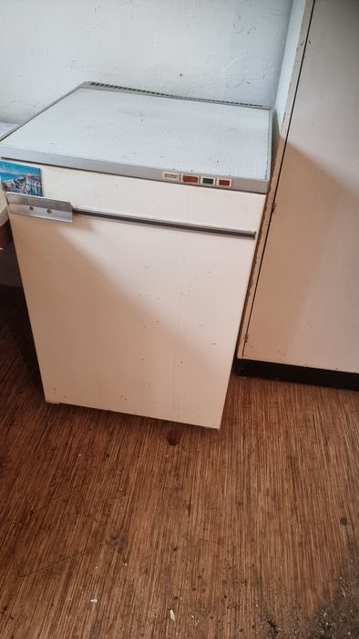 Продам Морозильник