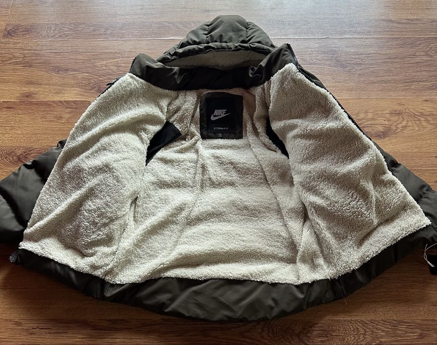 Детско,зимно яке Nike в масленозелено с топла подплата