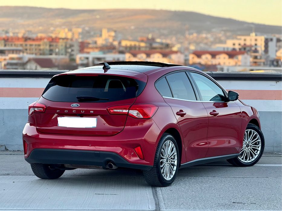 Ford Focus Vignale 1.5tdci 120CP FullLed Panoramic Ceasuri Digitale