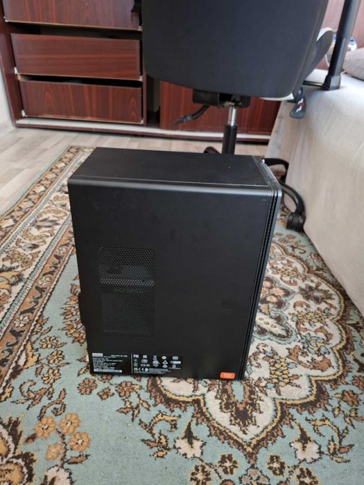 Vand PC Gaming Lenovo+Monitor de la DELL curbat gaming de 144 Hz