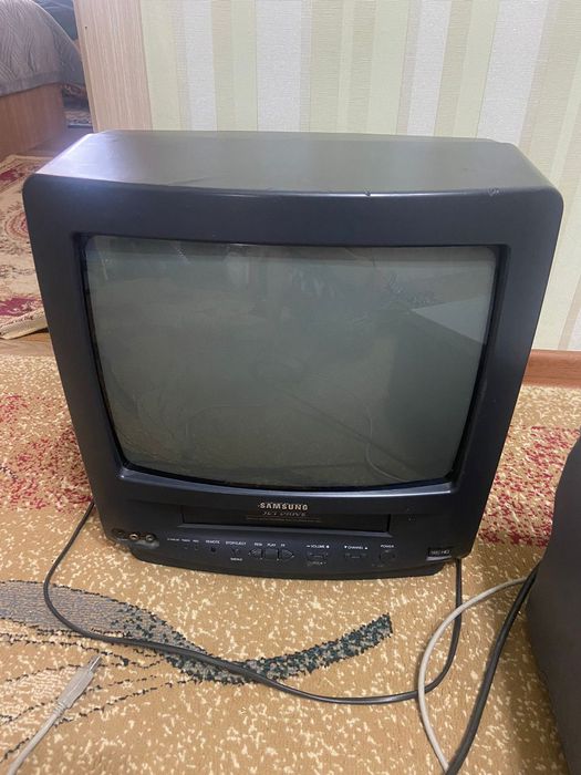 Продается телевизор Самсунг 2 в 1 с DVD