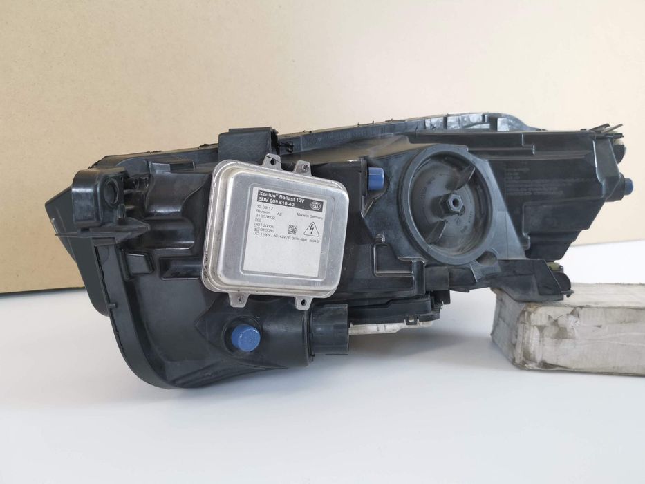 Фар Дясно Ксенон Ягуар ХЕ / Jaguar XE 1 Оригинален В Добро Състояние