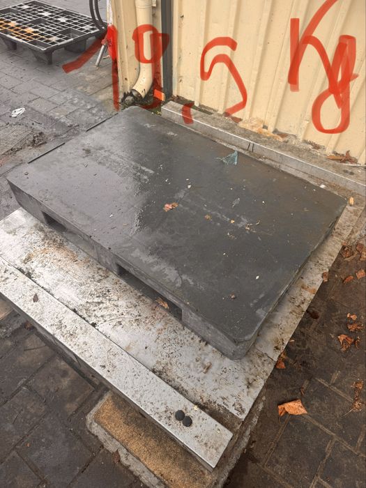 Paleți plastic diferite modele