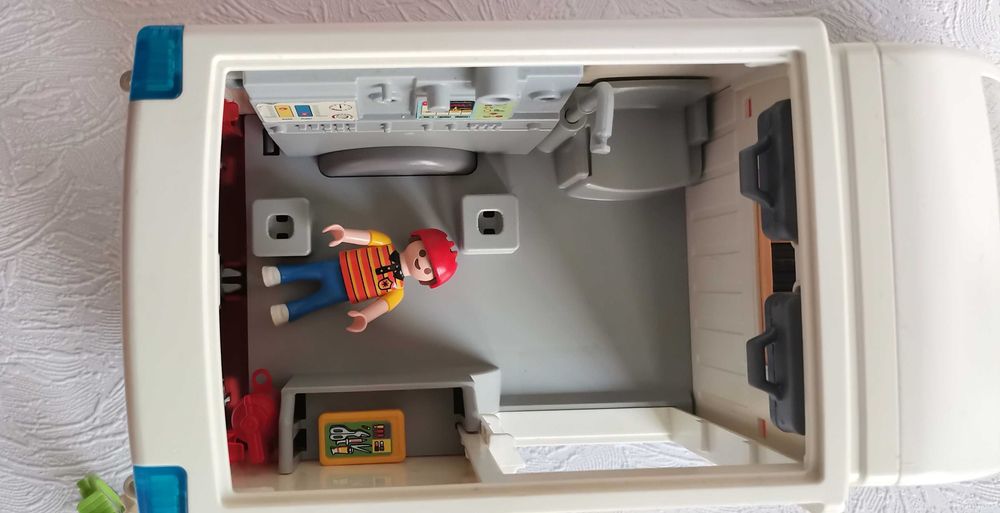 Playmobil Ambulanță Spital – Set Medical 4221 cu asistente
