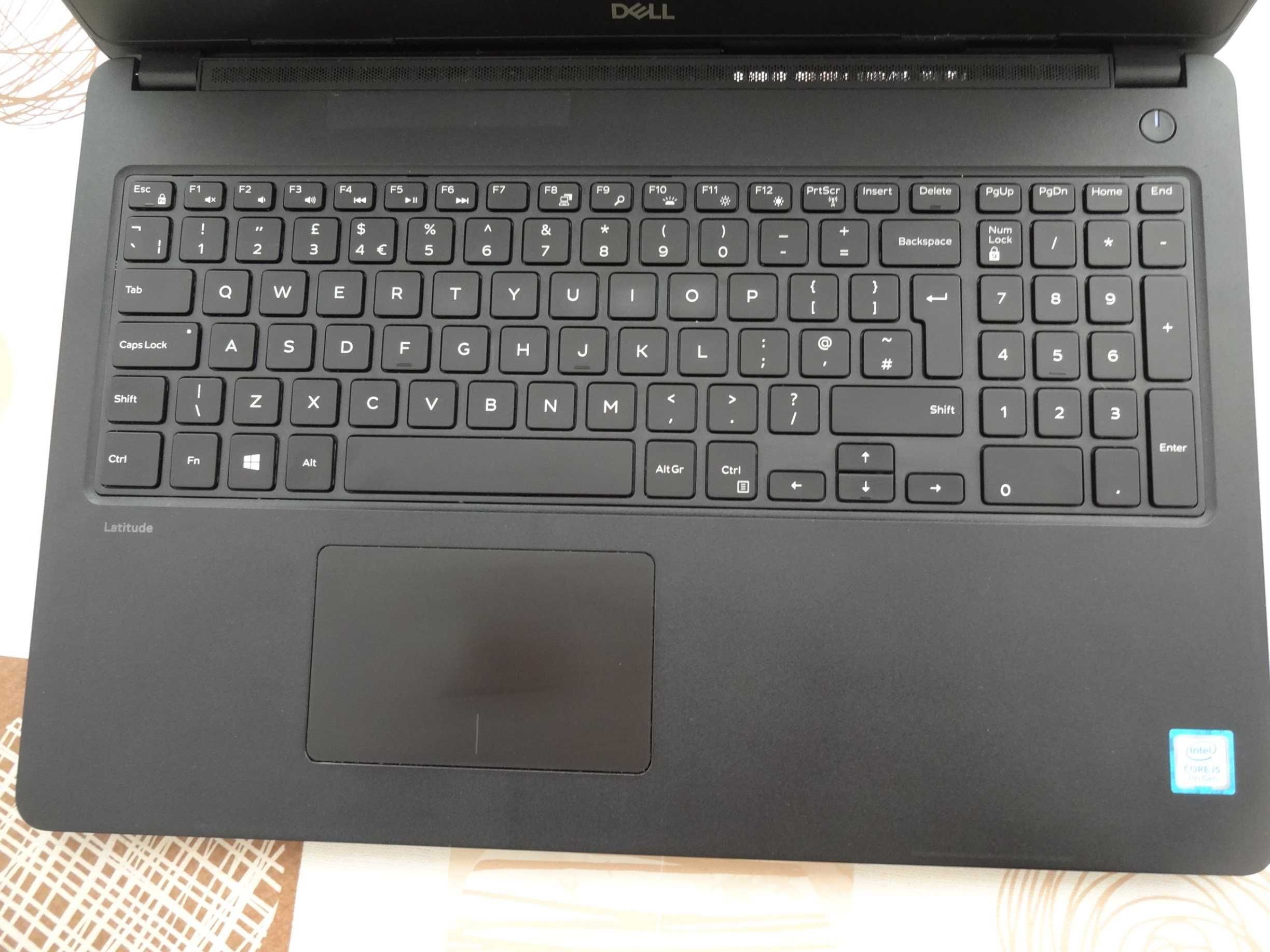 Лаптоп  15.6" DELL Latitude 3580 i5-7200U 2.5GHz/RAM 8GB DDR4