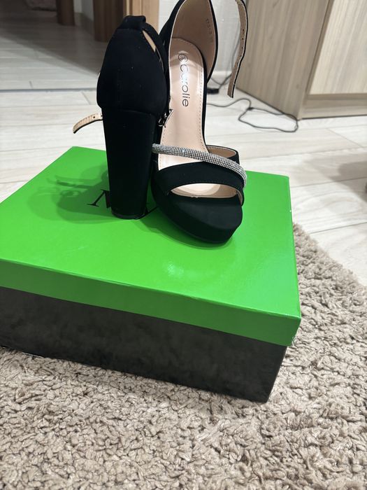 Vand sandale elegante