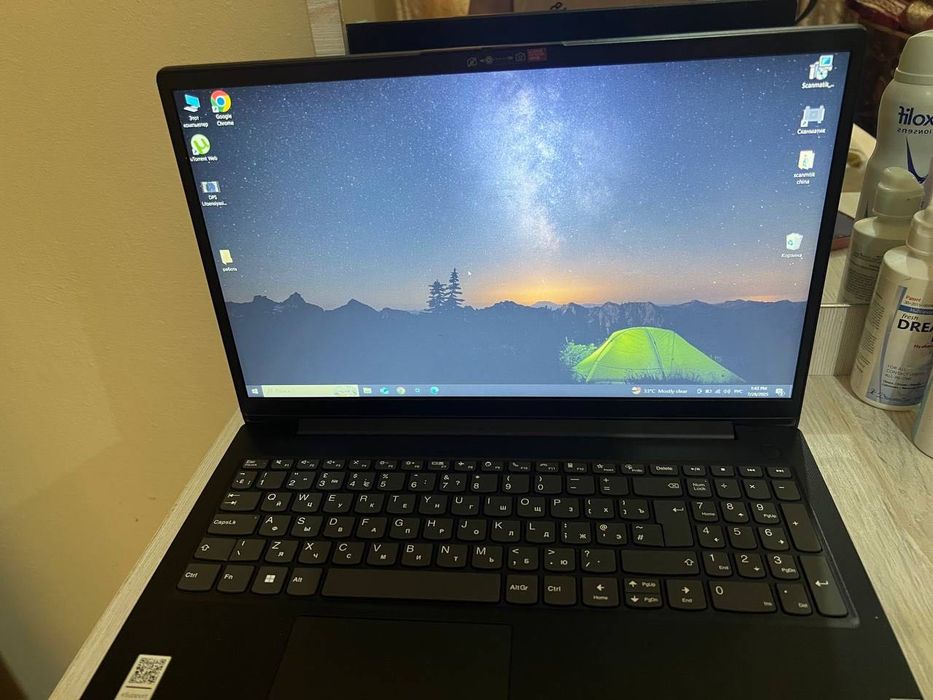 Ноутбук Lenova 8/256 плоский экран