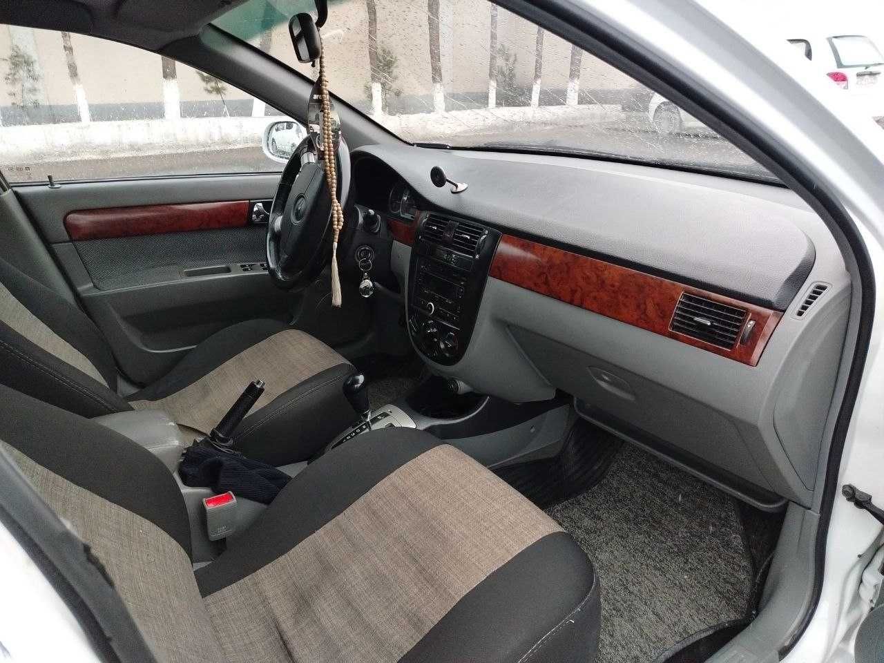 Lacetti 1.8 Сотилади халоти яхши чихол полик бор