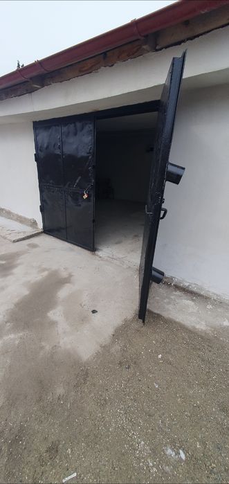 Inchiriez Garaj mare în petrila 12m