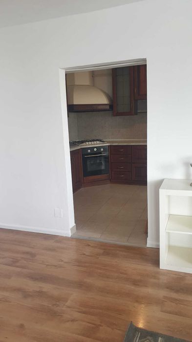 Inchiriez ap 2 camere central