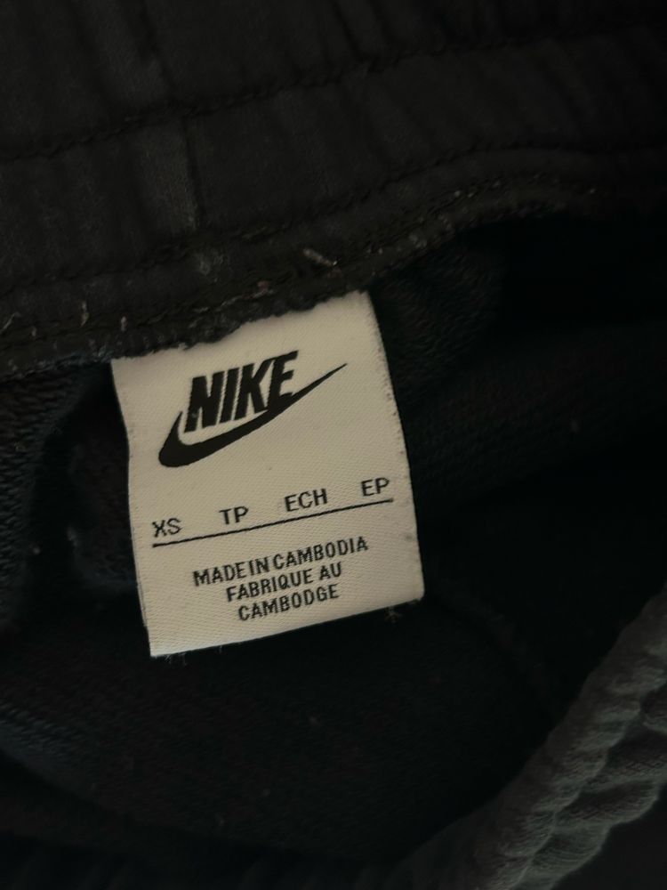 Nike анцуг С размер