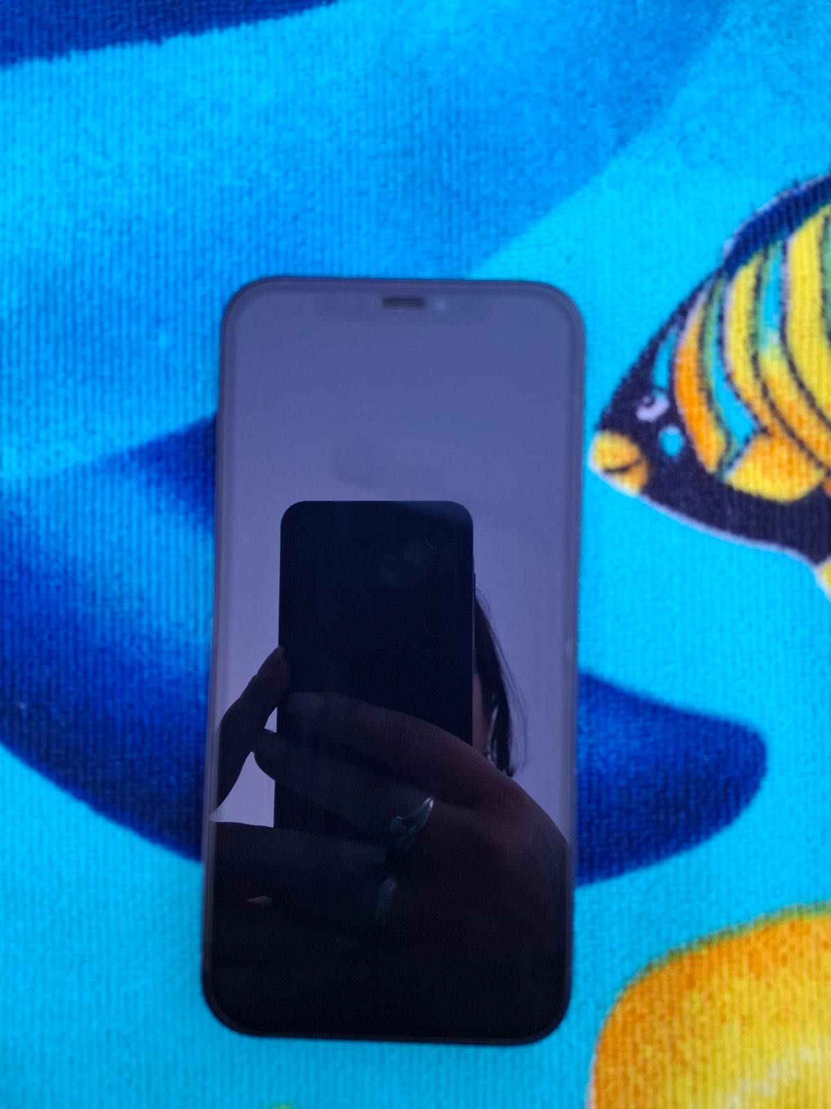 iPhone 12 Перфектен!