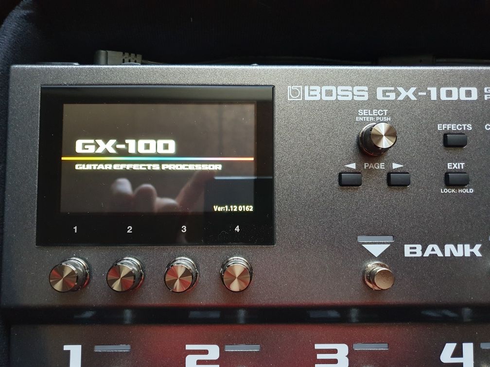 BOSS GX-100 - procesor chitară electrică.