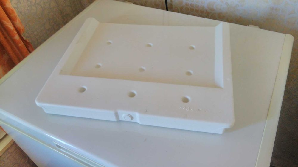 Неработещ фризер Аристон, за ремонт или за части