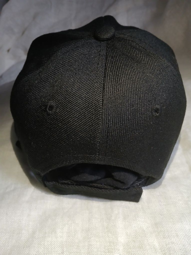 Sapca baseball logo neagra