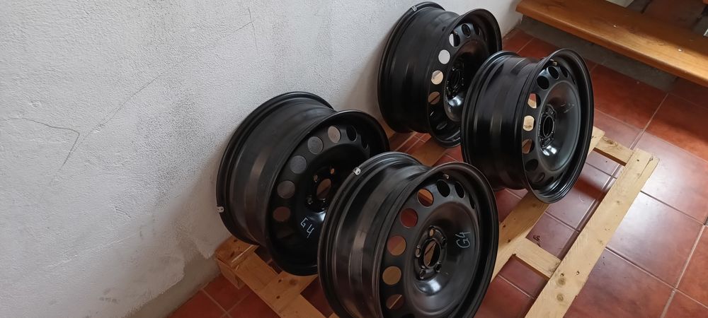 Jante oțel 16 inch ET42 . Originale.