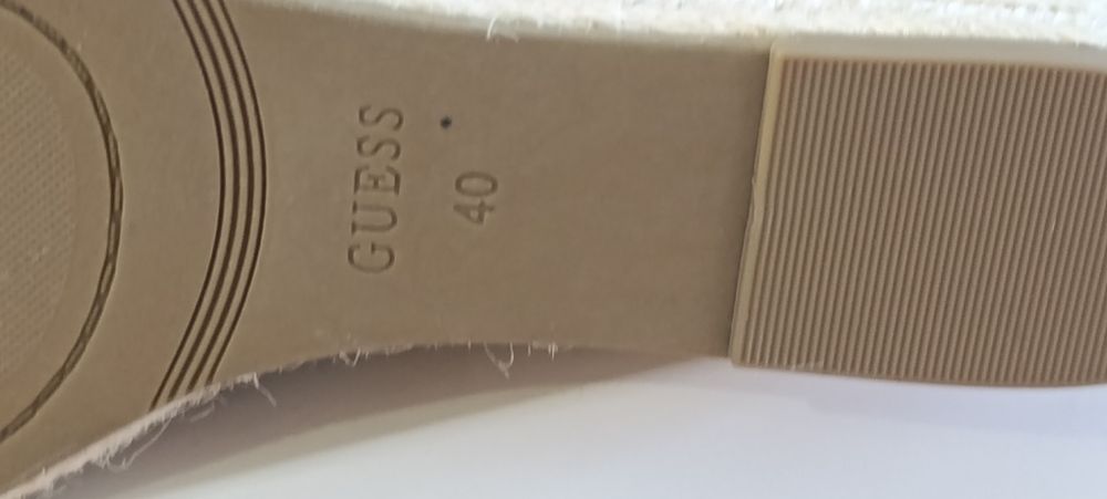 Нови летни обувки/сандали GUESS