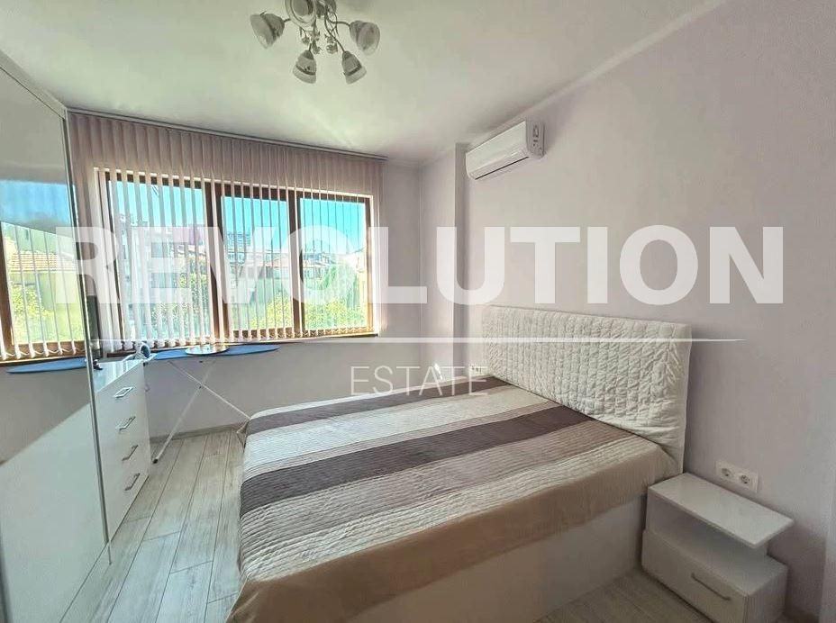 Дава се под наем Тристаен апартамент в Варна, Център - 80 кв.м за 850 € - Снимка #1