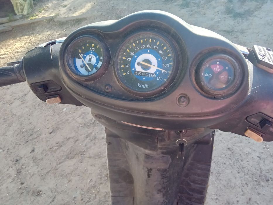 Vand scuter Suzuki