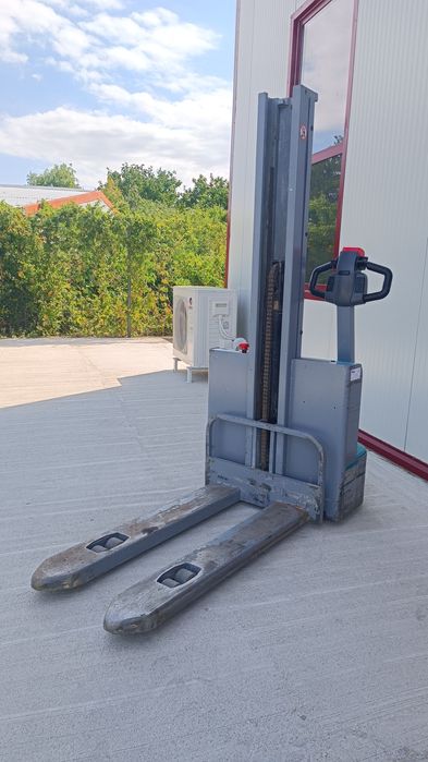 Стакер/и Linde L14 AP, Jungheinrich и палетни колички