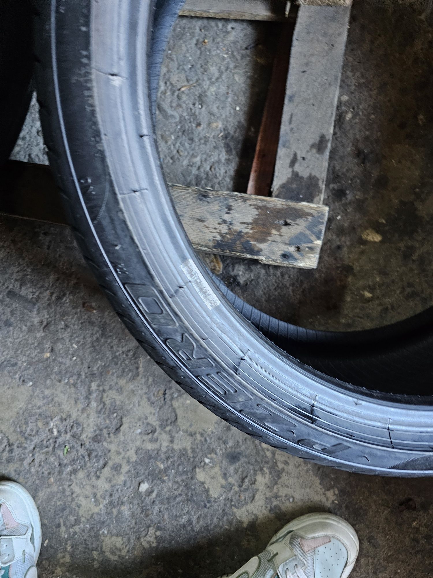 2 anvelope vara 245 35 20 Pirelli 6.7mm