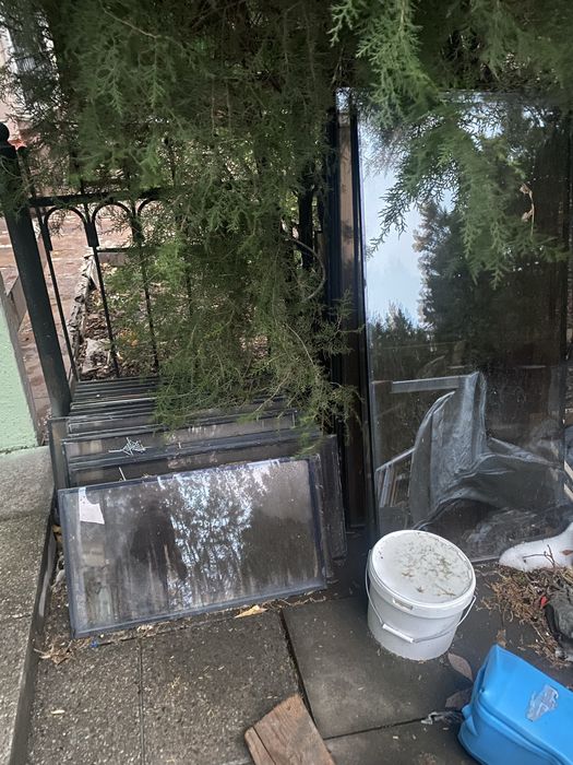 окна пластиковые тонированные