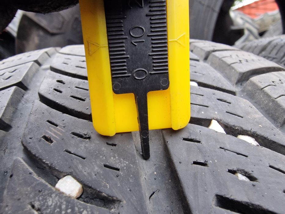 Anvelope 205/65R16C marca Continental, M +S, 8 mm, DOT 2021