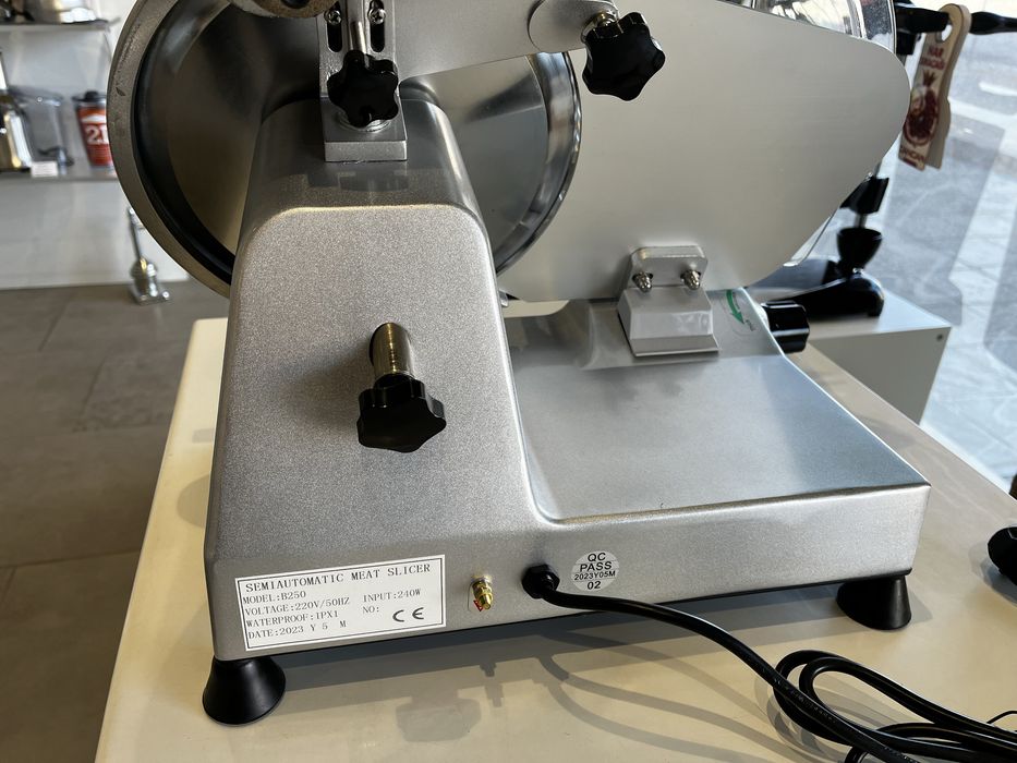 Слайс машина, резачка за колбаси и месо - Промоция!