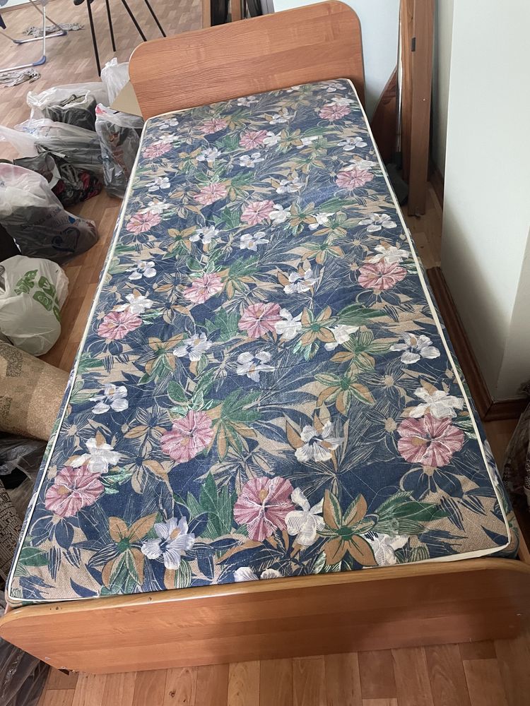 Продаю кожанный диван и кровать