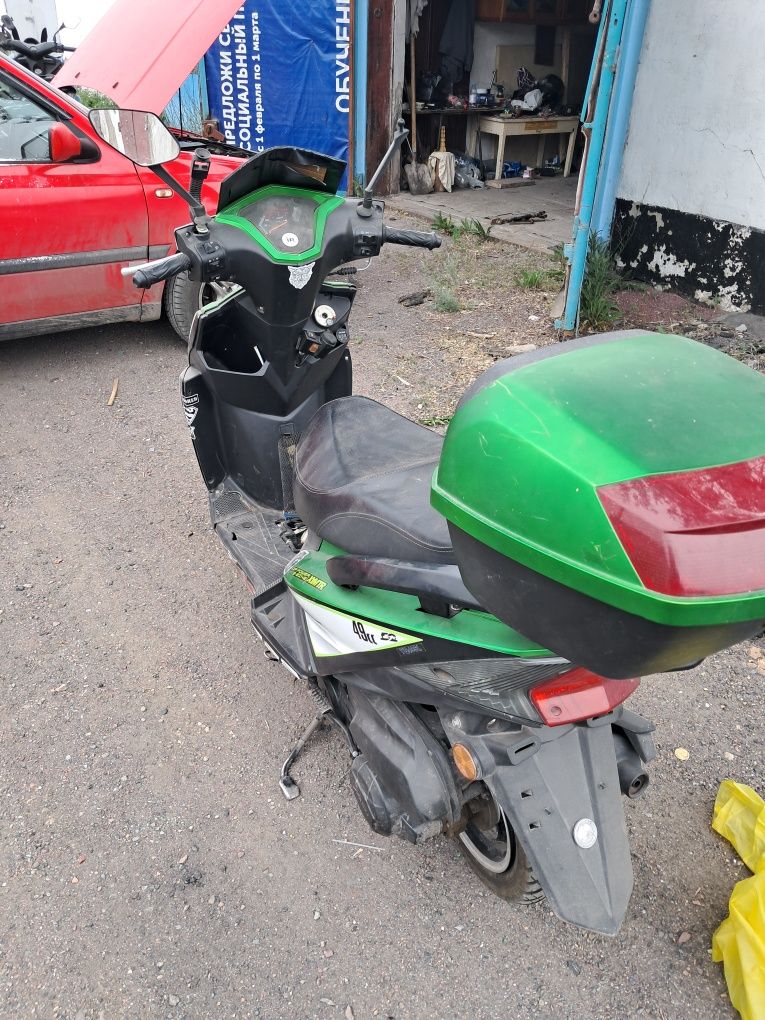 Продам два скутера