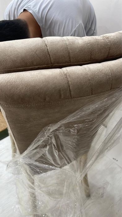 Продается новые стулья