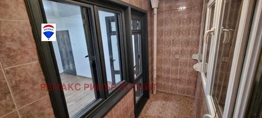 Продава се Едностаен апартамент в Русе, Здравец Изток - 34 кв.м за 1262 €/кв.м - Снимка #4