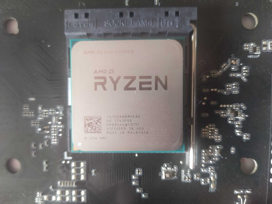 Продам процессор Ryzen 3 1300x am4