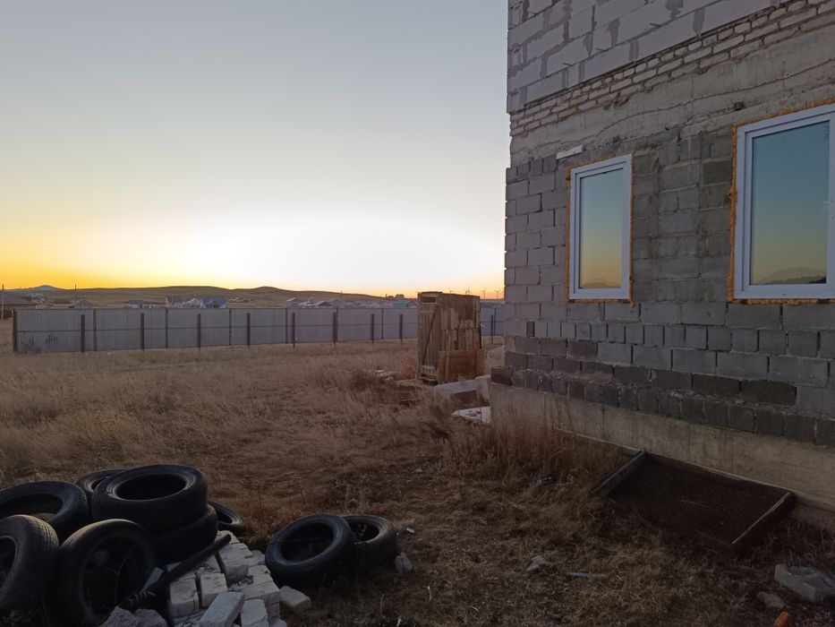 Продам не достройний котедж