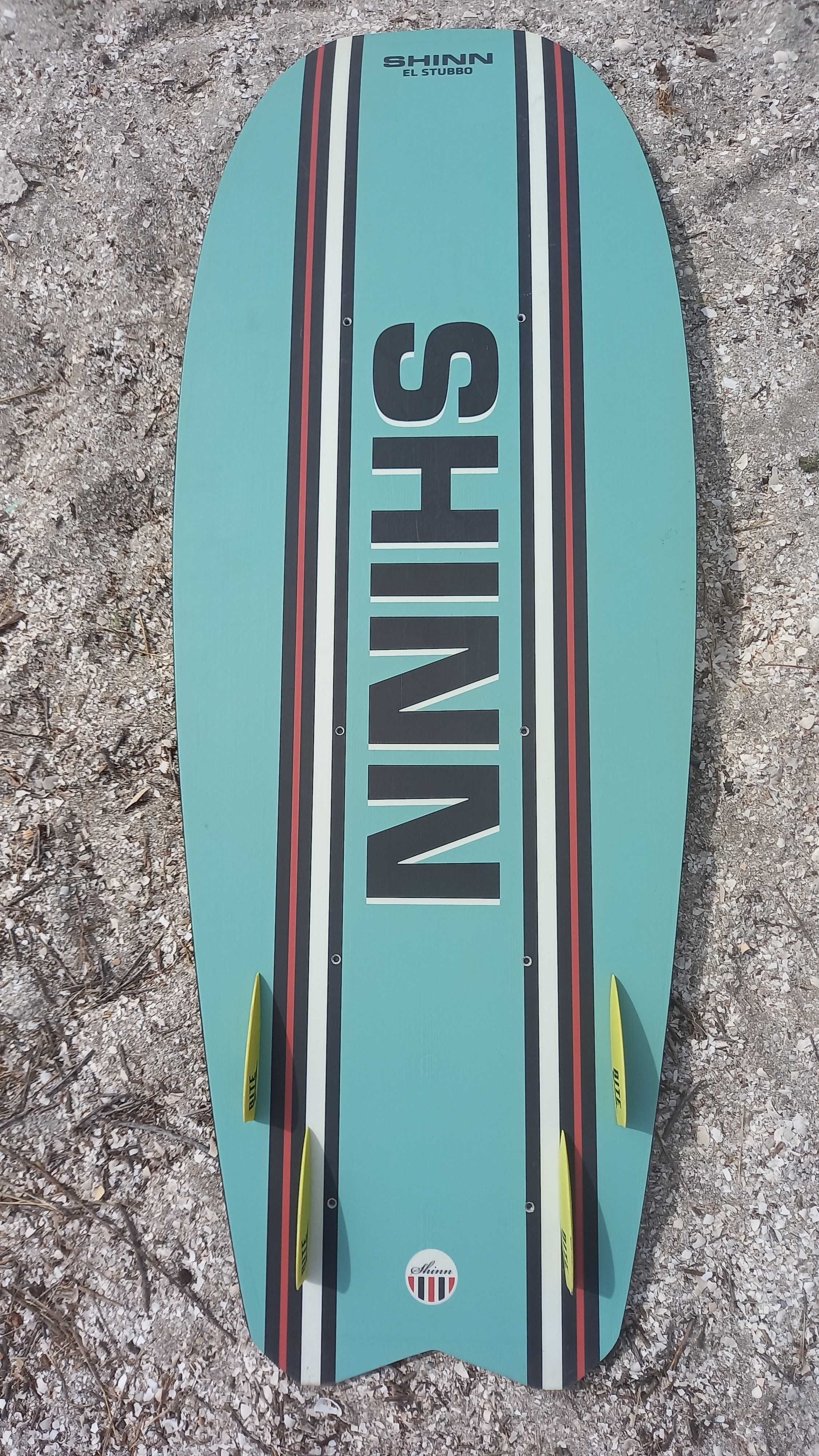 Placa kitesurf surfina Shinn