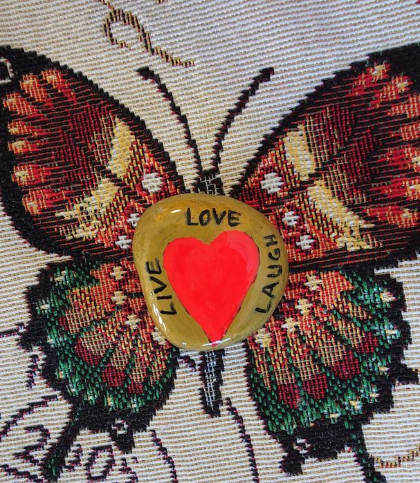 Ръчно рисувани камъчета