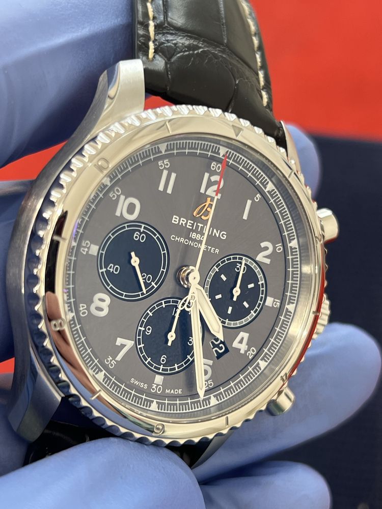 Breitling Aviator 8 с 5 години гаранция