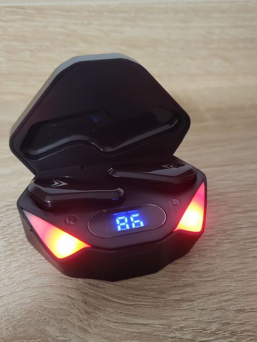 Vând căști bluetooth de Gaming