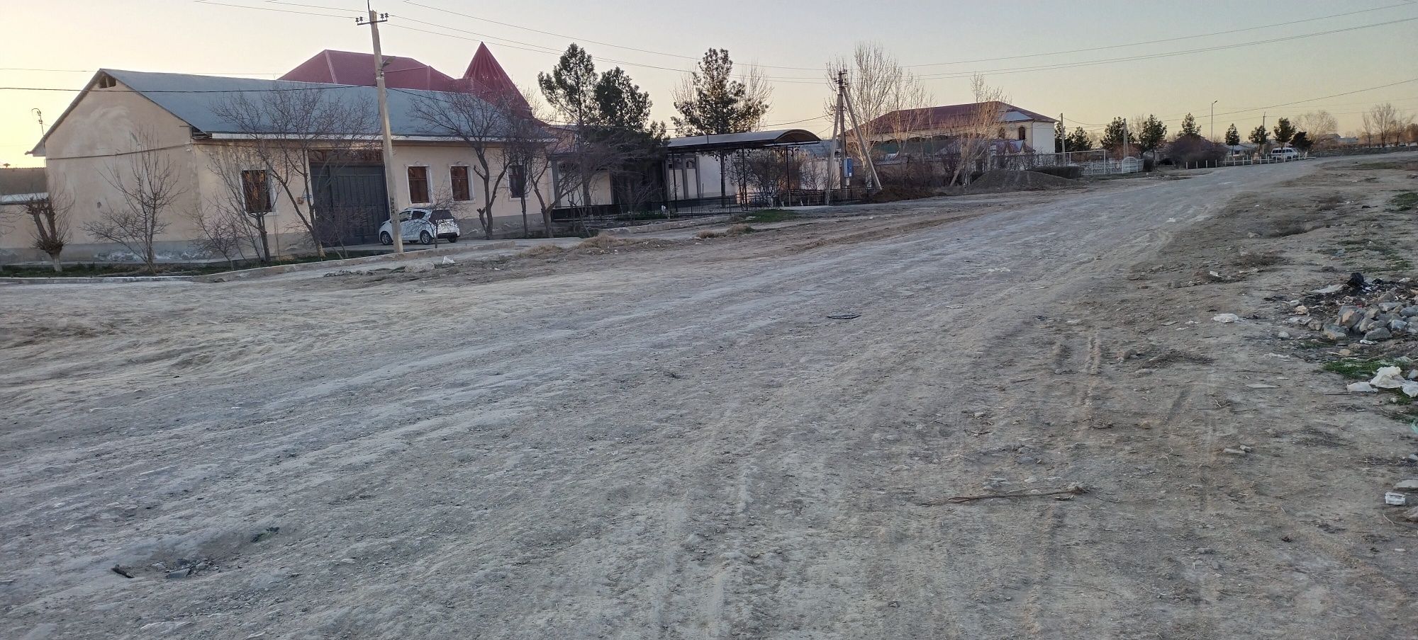 Умид Ховли сотилади
