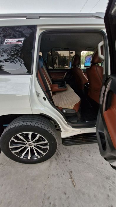 Прадо 150 vx японка 2013йил  краска тоза 83000 прабег кожений салон