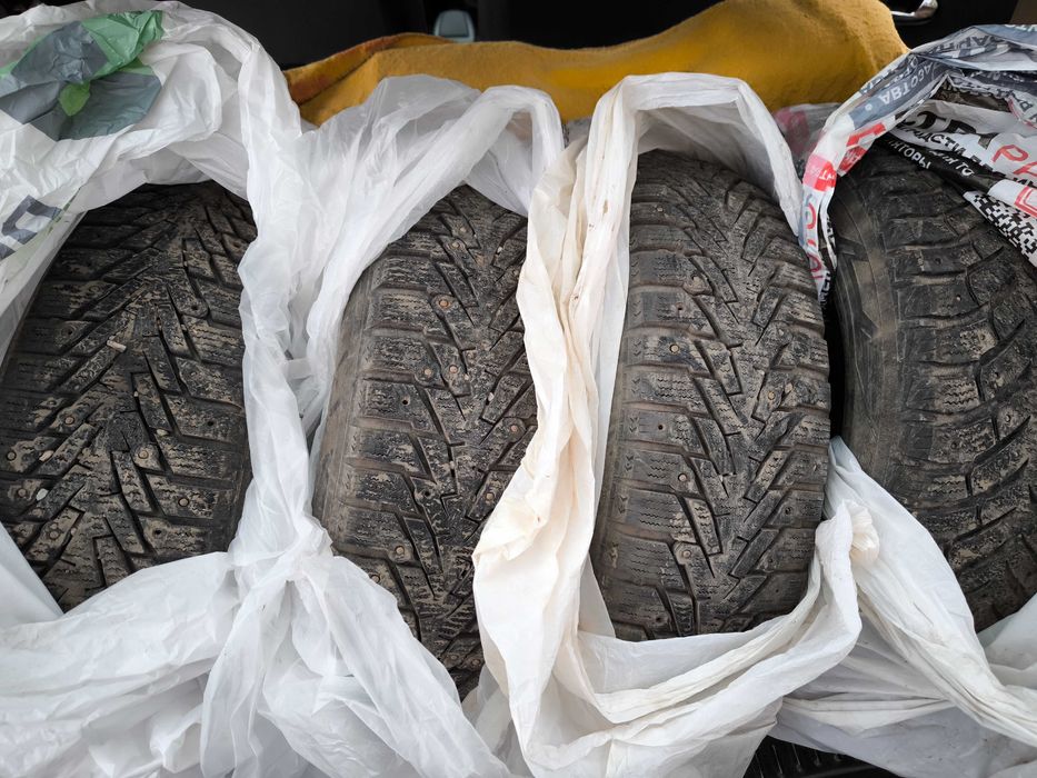 Шины б/у зимние 185/65 R15 шипы