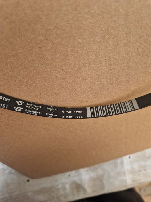 Vând motor,pompă,rezistența și curea pentru mașină de spălat WHIRLPOOL